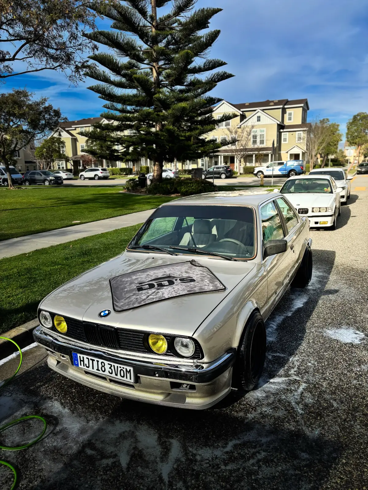 A classic BMW E30 detailed on a Ventura County street